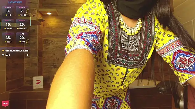 Iniya_Parul live cam on Stripchat