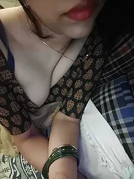 lavanya_sexyy (F milf) - Peticot with bra
