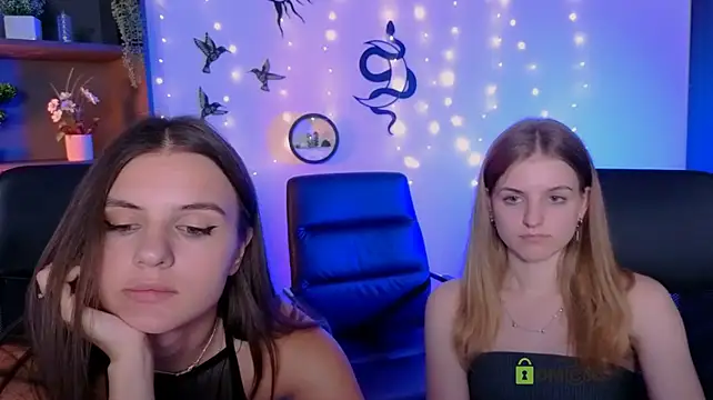 lisa_dark_ webcam