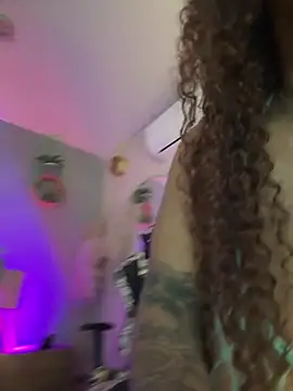 YariRose webcam
