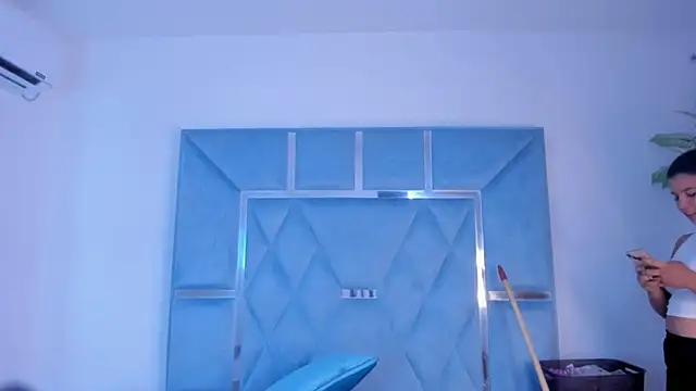 Lucy_asm webcam