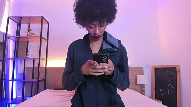 Kiara_Kamau_XXX webcam