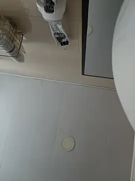 Lucy_Marin webcam