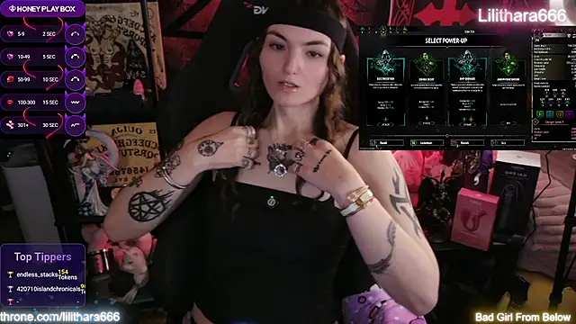 lilithara666 (T young) - Topless