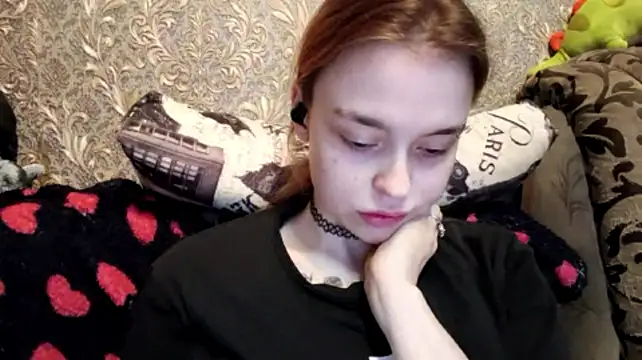 CaraDelevingnee webcam