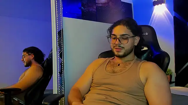 Enzo_bossJS live cam on StripChat