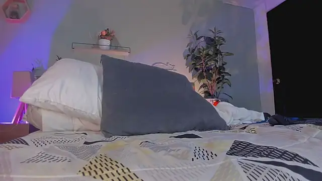 YariRose webcam
