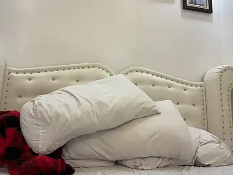 NaughtySCARLETSIN webcam
