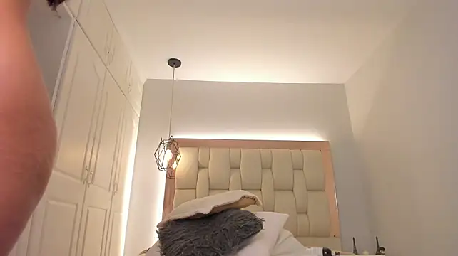 lilyth_bloom webcam