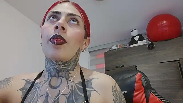 selene_red_ webcam