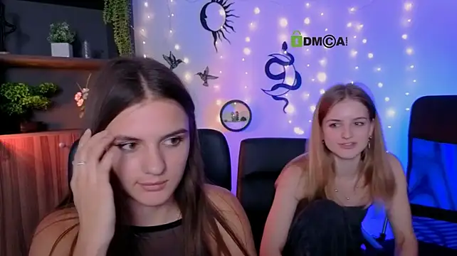 lisa_dark_ webcam