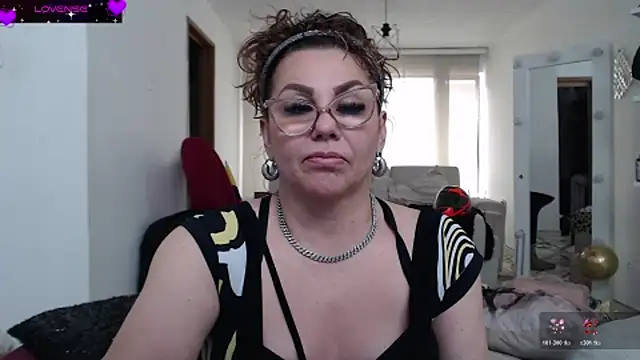 Myrnasexxx webcam
