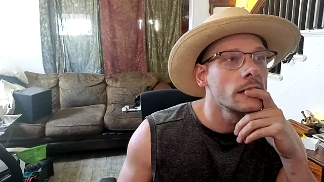 MasterDaddyCool webcam