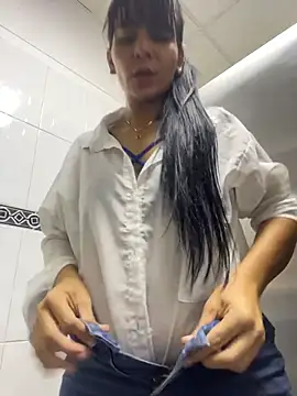 LuxeBrunetteXXX