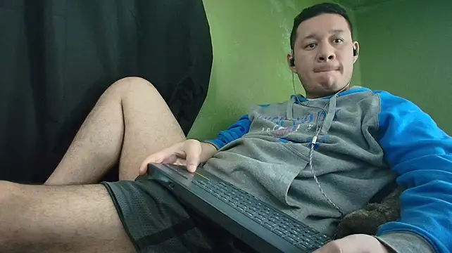 sweet_cock28 webcam
