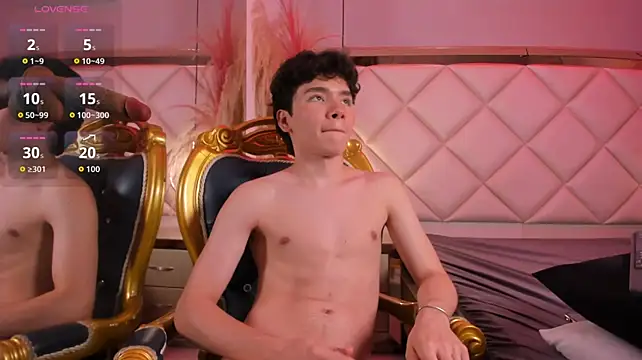 maxxieray (M twink) - put the lovense on my ass