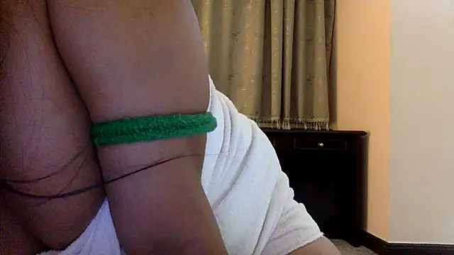 yourradhika (F mature) - shower show