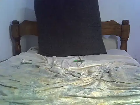 Azariaxxx tongue kissing cam