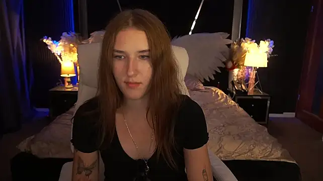 MirellEmber live cam on StripChat