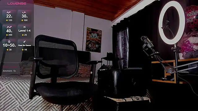 Giomar_Reyes live cam on StripChat