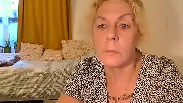 belgianshantie live cam on StripChat