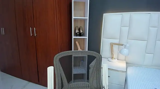 yeral2017 live cam on StripChat
