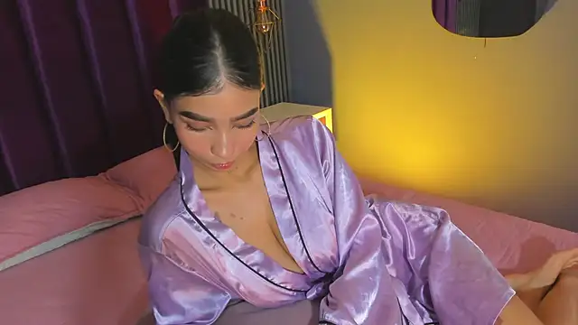 LauraAristizabal live cam on StripChat