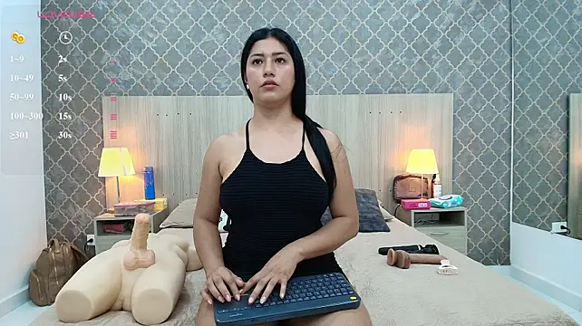 martina_ayala live cam on StripChat