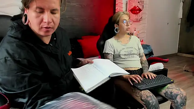 inkedsinners_ live cam on StripChat