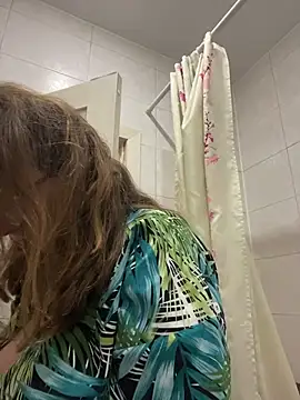 DienkaGreen live cam on StripChat