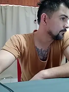 Bradd_32 live cam on StripChat