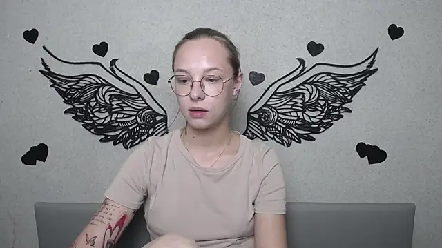 SteshaGlass live cam on StripChat