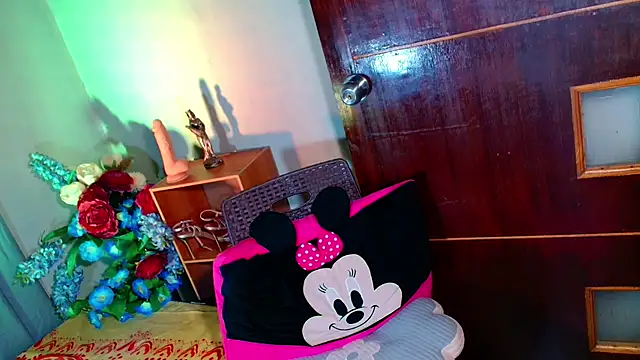 baby_kiraxx webcam