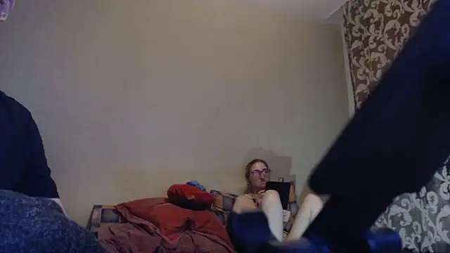 MoonedByEva2025 webcam
