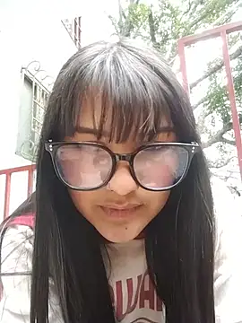 Emily-7 live cam on StripChat