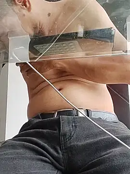 MrSecretSuit webcam