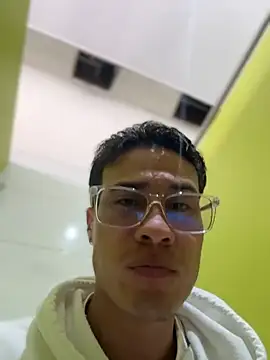 TavoHot_ live cam on StripChat