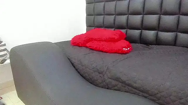 KittyStarmorbid live cam on StripChat