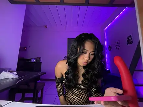 PinayLina18 live webcam