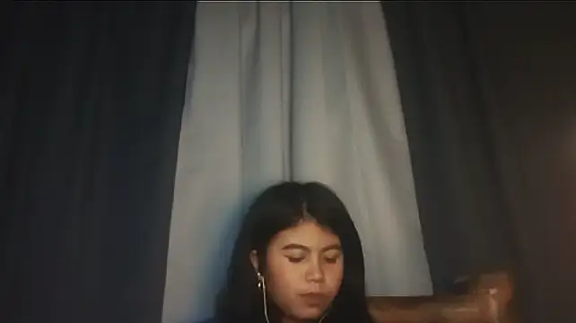 JinaRyun live cam on StripChat