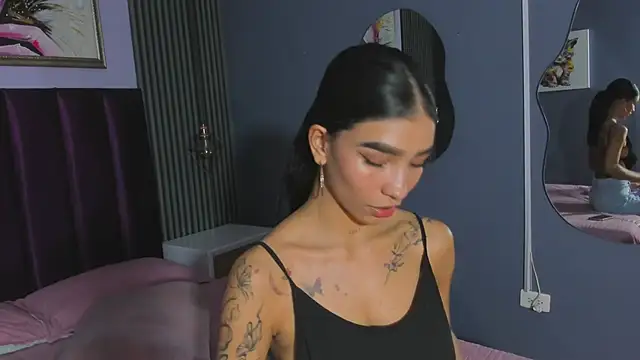 LauraAristizabal live cam on StripChat