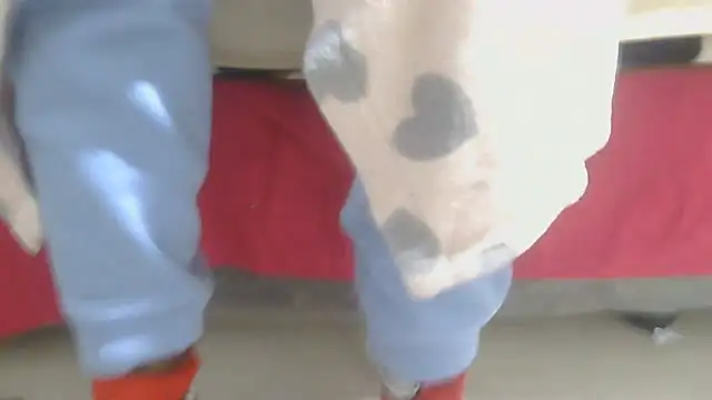 sluttylaura21 (F milf) - fuck outside