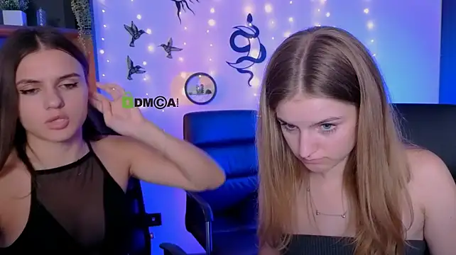 lisa_dark_ webcam