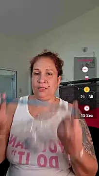ladycreamypr2 live cam on StripChat
