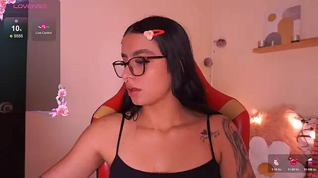 andrelaa_ (F teen) - spank my pussy + spread it open