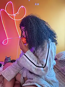 Morenayaa live cam on StripChat