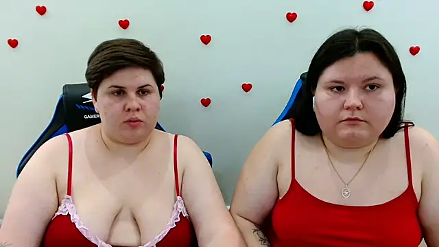 BeckyAndHellen webcam