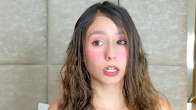 Sarah-Grace webcam