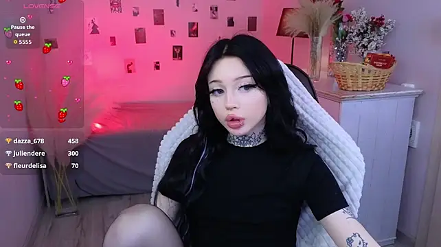 Emma_Kirks webcam