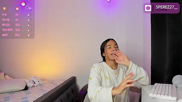 kaylaneee_ webcam